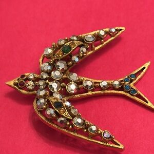 Florenza Bird w/Reflective gray chatons & rhinestone brooch brushed gold metal